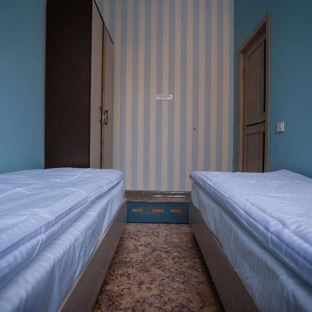 Mountain Road Hostel Алмати Екстер'єр фото