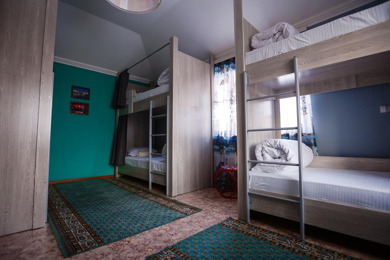 Mountain Road Hostel Алмати Екстер'єр фото
