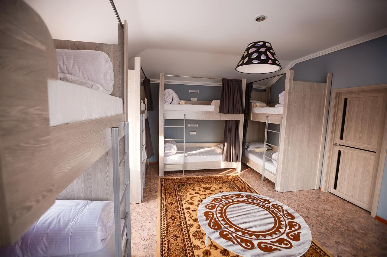 Mountain Road Hostel Алмати Екстер'єр фото