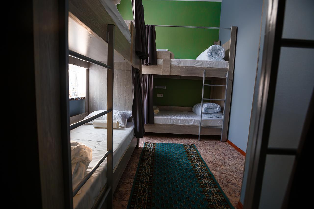 Mountain Road Hostel Алмати Екстер'єр фото