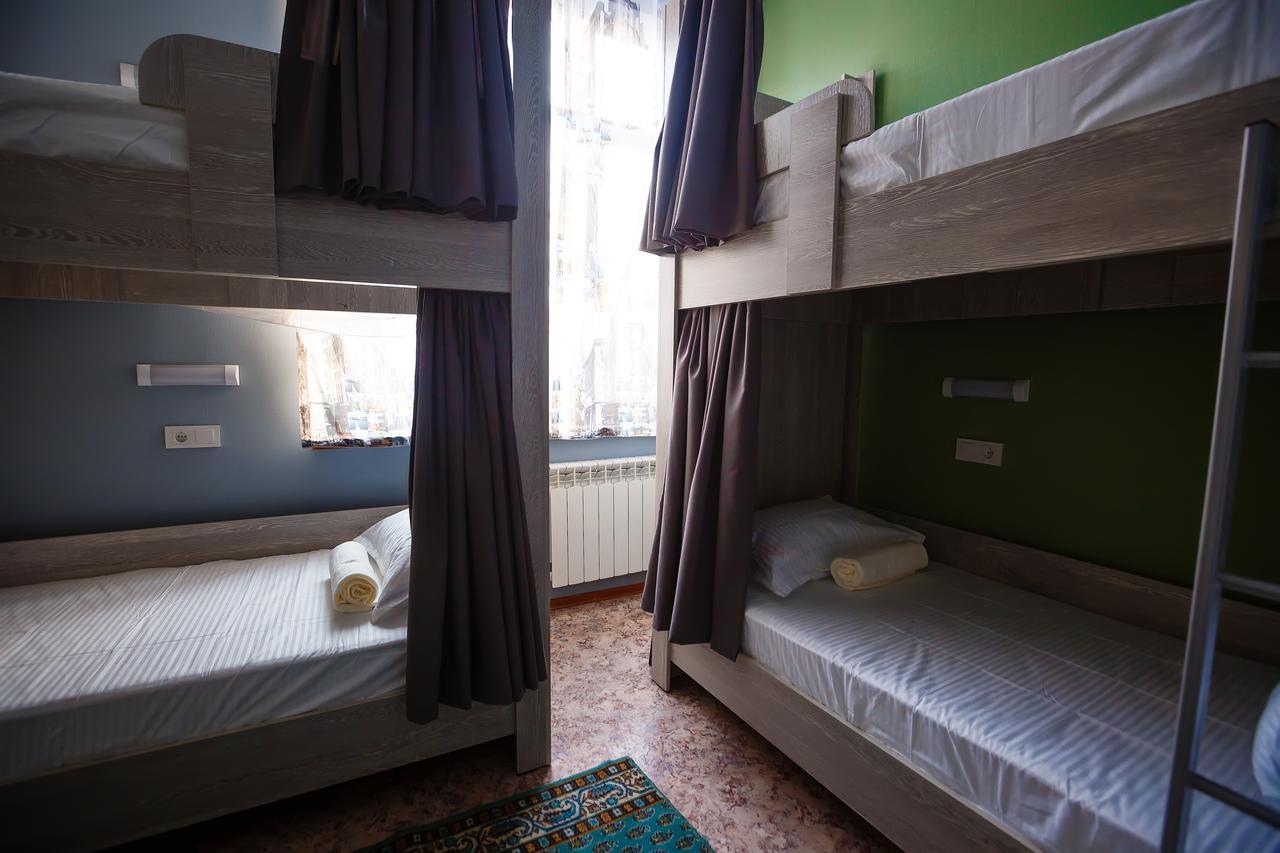 Mountain Road Hostel Алмати Екстер'єр фото