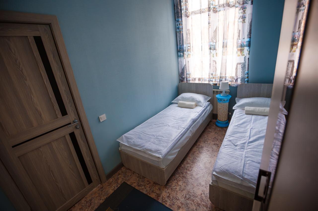 Mountain Road Hostel Алмати Екстер'єр фото