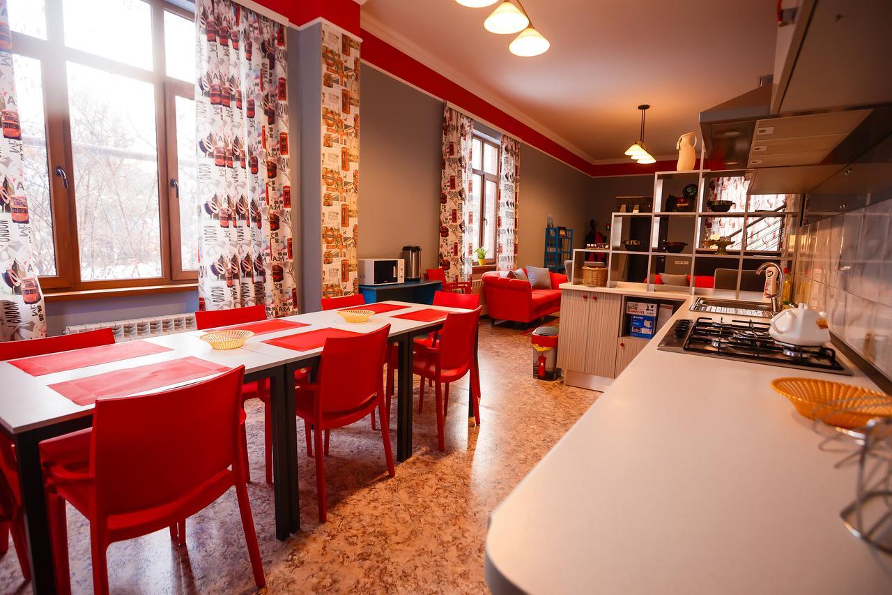 Mountain Road Hostel Алмати Екстер'єр фото