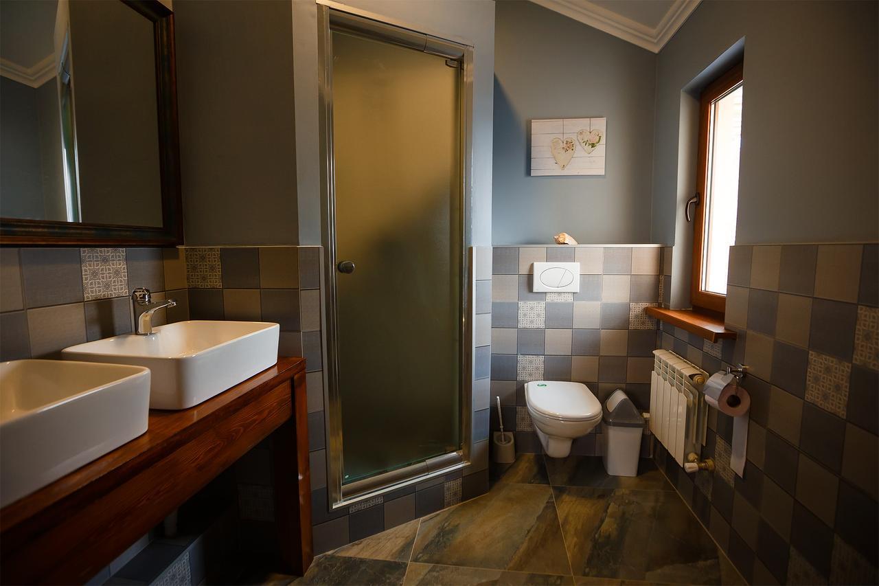 Mountain Road Hostel Алмати Екстер'єр фото