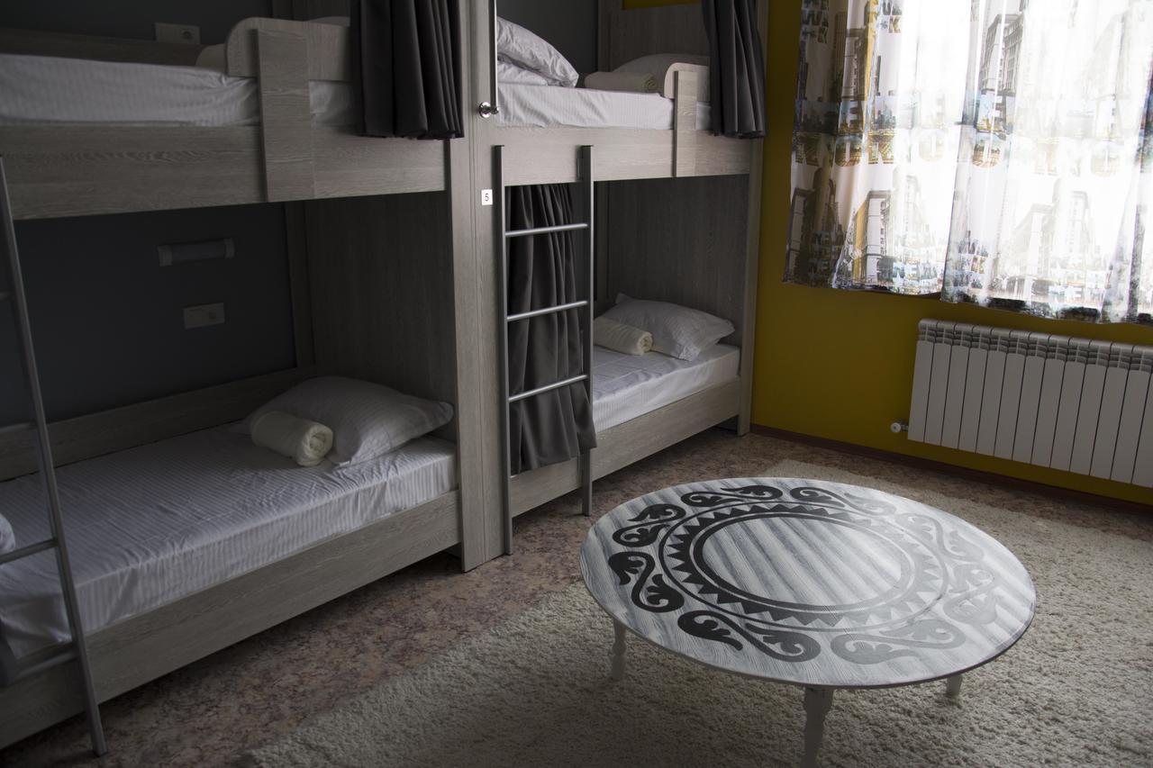 Mountain Road Hostel Алмати Екстер'єр фото